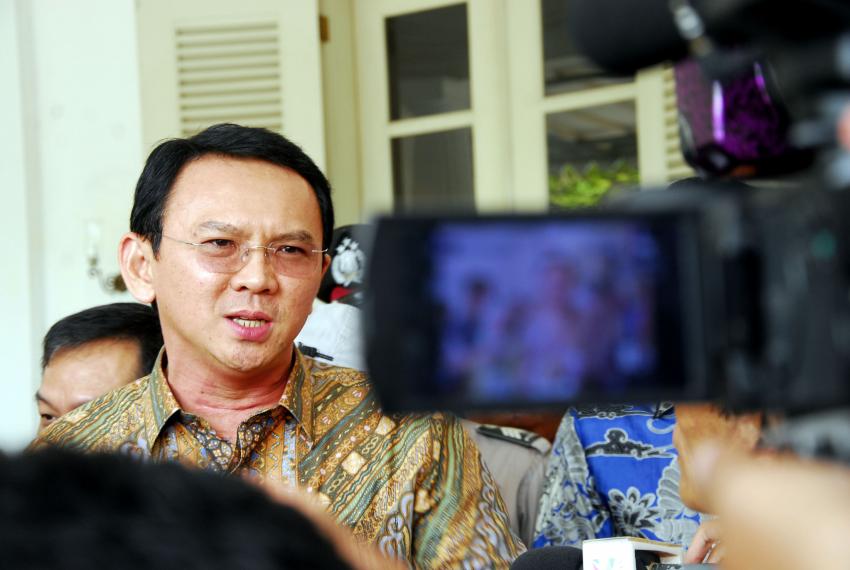 86AHOK TERIMA DEMONSTRAN 4.jpg